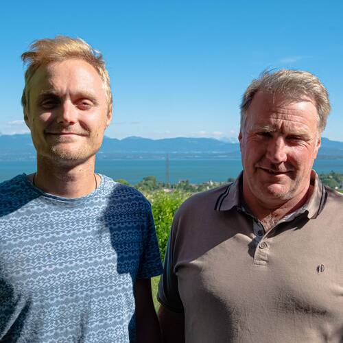 Photo d'Antoine et Yves de Mestral pour illustrer la production des vins de la Côte du Domaine de Maison Blanche.