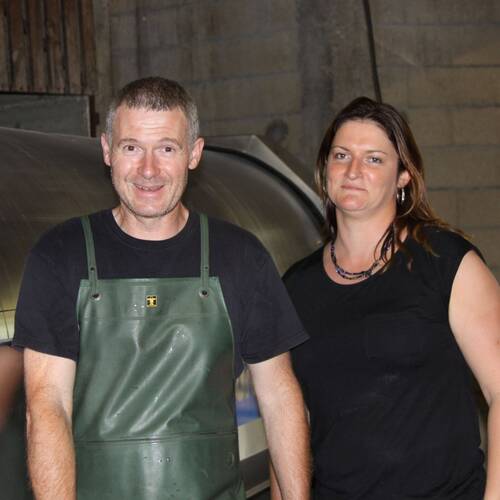 Philippe Huguenot dans sa cave pour illustrer la production des vins de la région Côte de Nuits.