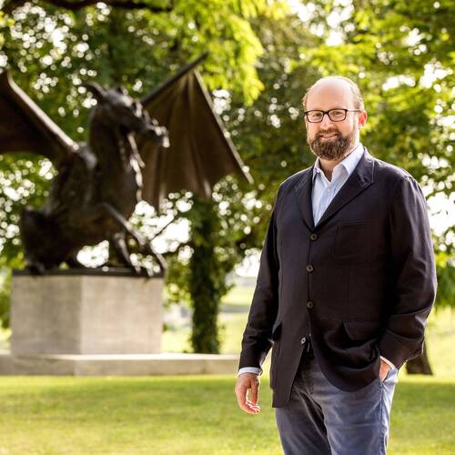 Le Prince Robert du Luxembourg pour illustrer Clarence Dillon Wines à Bordeaux.