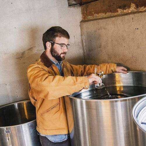 Distillerie qui propose des boissons alcoolisées, locales, avec des ingrédients de qualité.